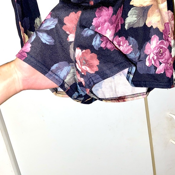 Floral long sleeve romper - Picture 3 of 3